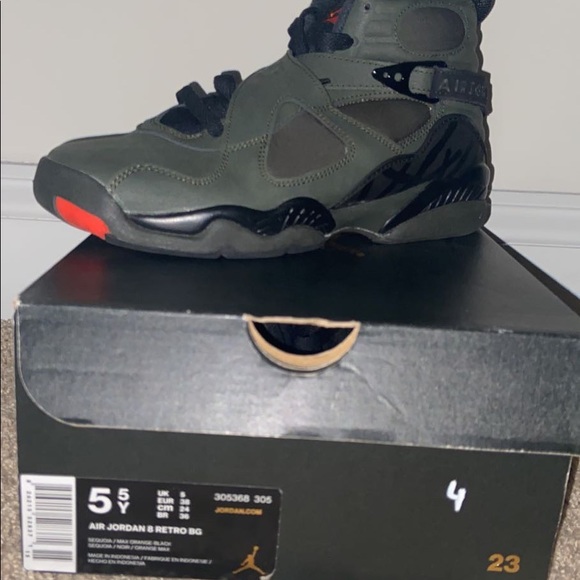 olive green 8s